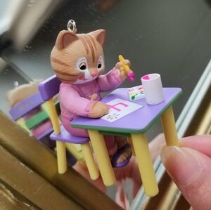 ❗Hallmark 2005 Keepsake "My Fourth Christmas" Kitty Cat Painting Desk Ornament❗